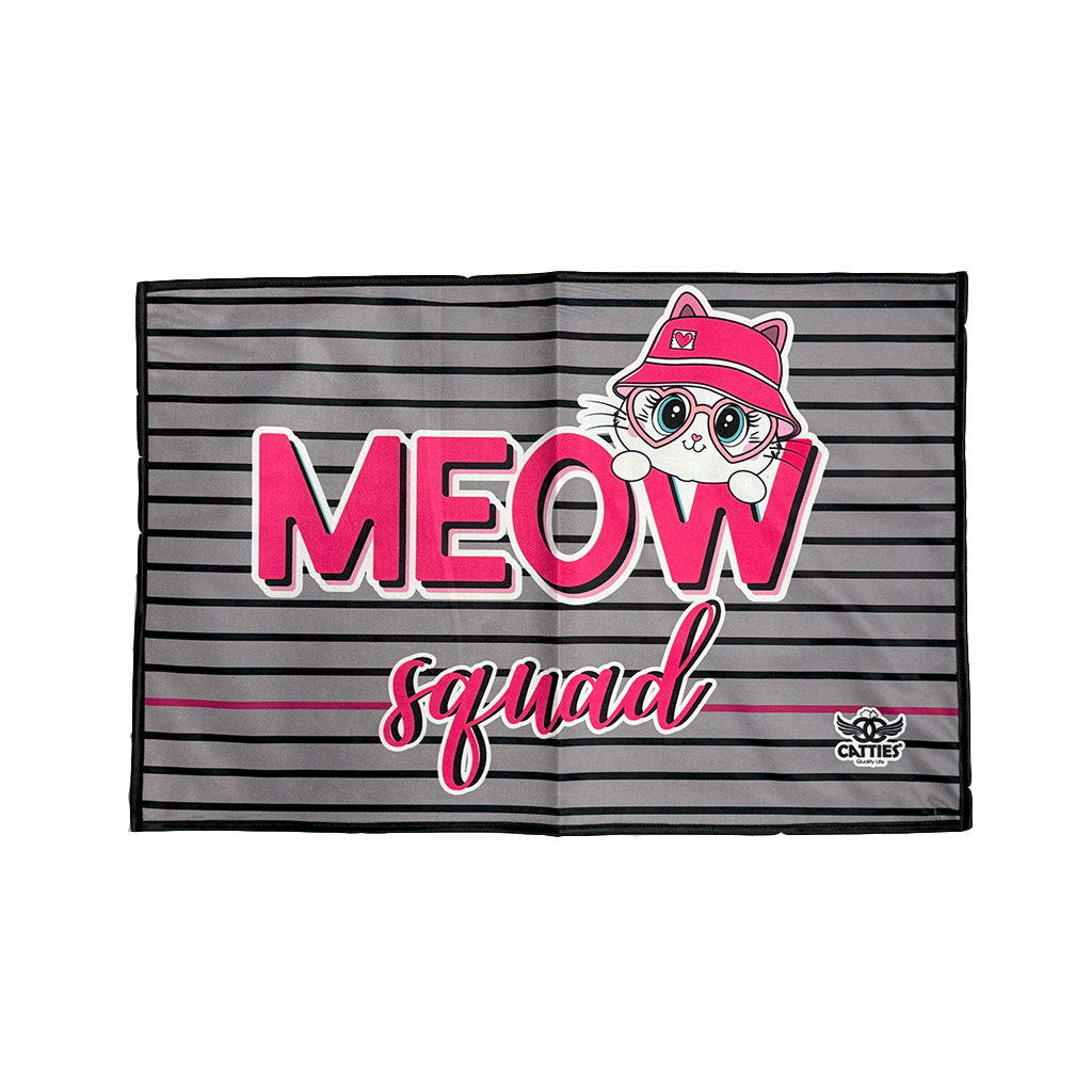 مت زیر ظرف آب و غذا کوچک